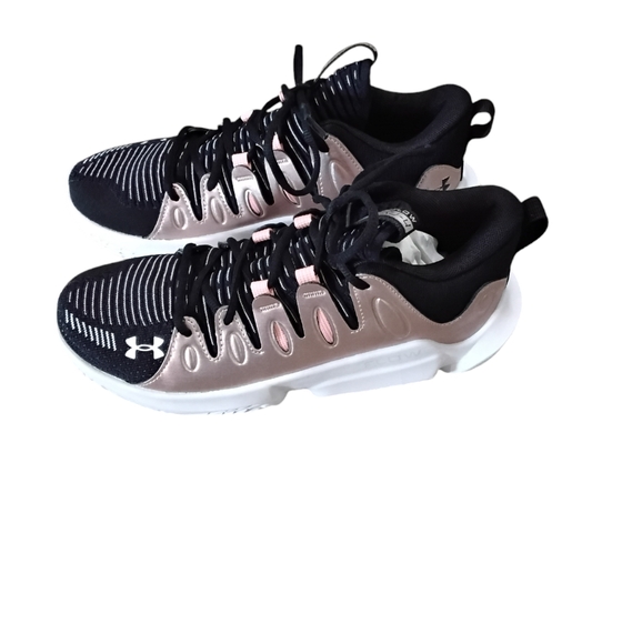 Under Armour Shoes - Under Armour Flow Breakthrough 4 Sneakers Womens Size 9 Comfy Casual Sporty